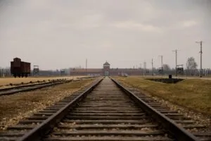 De Betekenis van Buchenwald en Ravensbrück in Holocausstudies